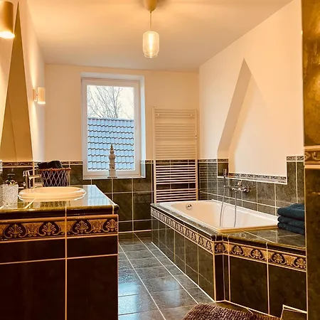 Apartment B E D & A G E: Spacious 4-bedroom Design Haven *