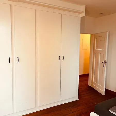 B E D & A G E: Spacious 4-bedroom Design Haven Apartment Hunxe