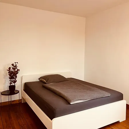 B E D & A G E: Spacious 4-bedroom Design Haven Apartment