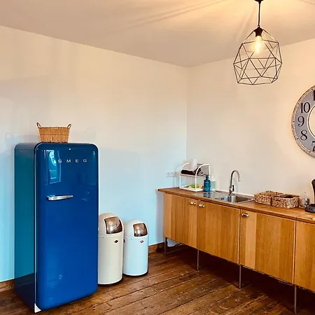 B E D & A G E: Spacious 4-bedroom Design Haven *