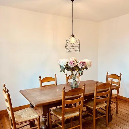 Apartment B E D & A G E: Spacious 4-bedroom Design Haven