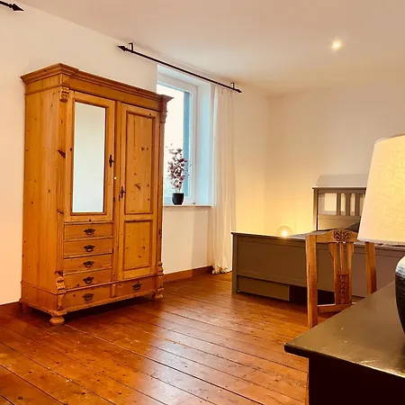 Apartment B E D & A G E: Spacious 4-bedroom Design Haven Hunxe