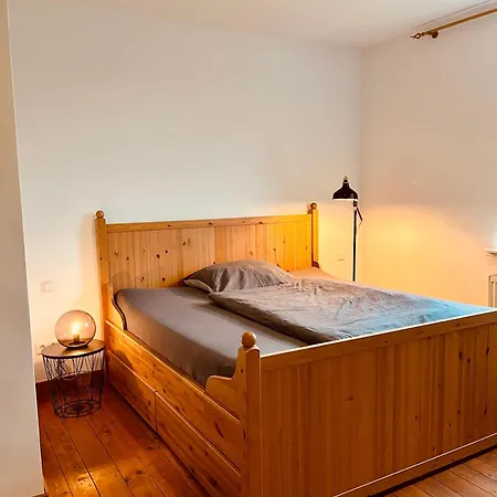 B E D & A G E: Spacious 4-bedroom Design Haven Apartment Hunxe