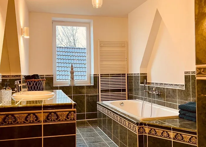 شقة B E D & A G E D E S I G N -extra Large- Wunderschoene Gesamte Mit Viel Platz & 4 Schlafzimmern - Rechnungserstellung Fuer Geschaeftsreisende & Firmen *